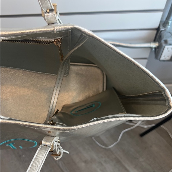 Silver Tote Bag with Monogram (L) - Excellent Condition - Picture 12 of 12